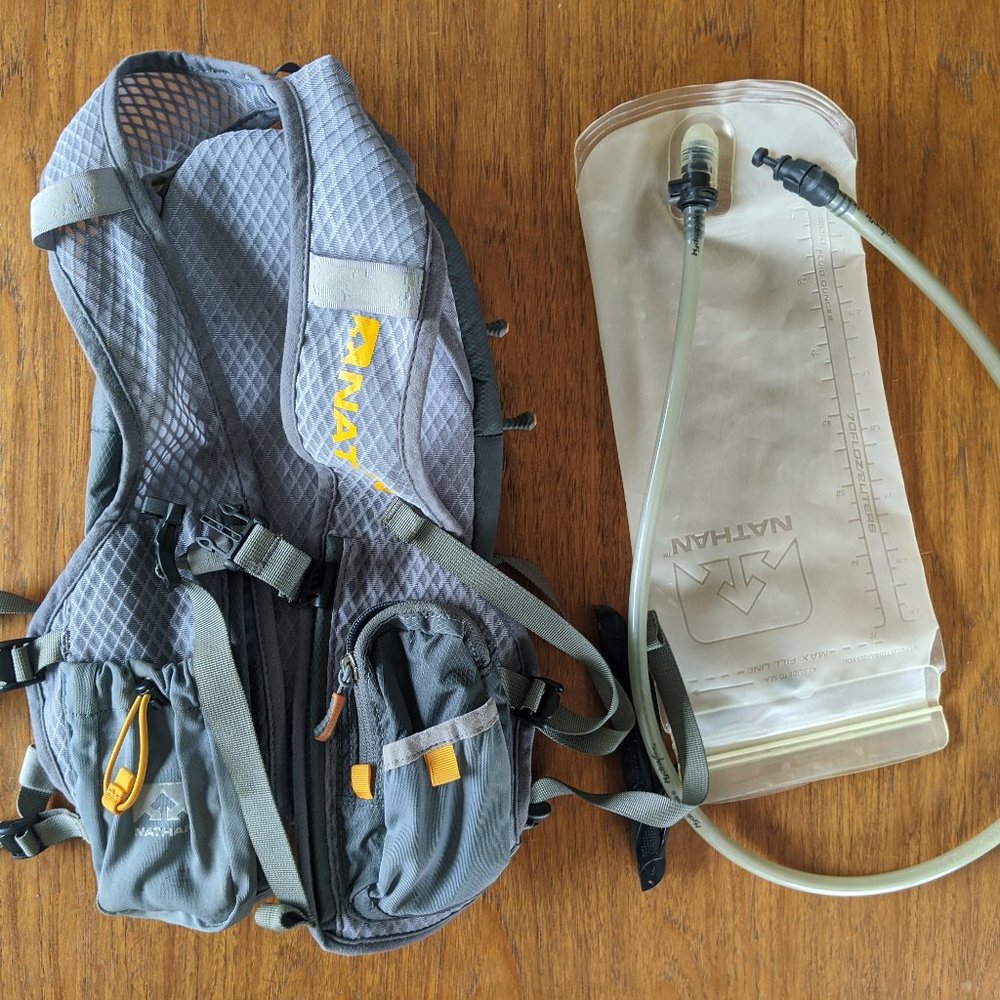 Nathan HPL #020 Hydration Pack *Missing Bite Valve*